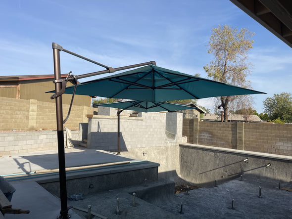 AG25TSQ Cantilever Umbrella